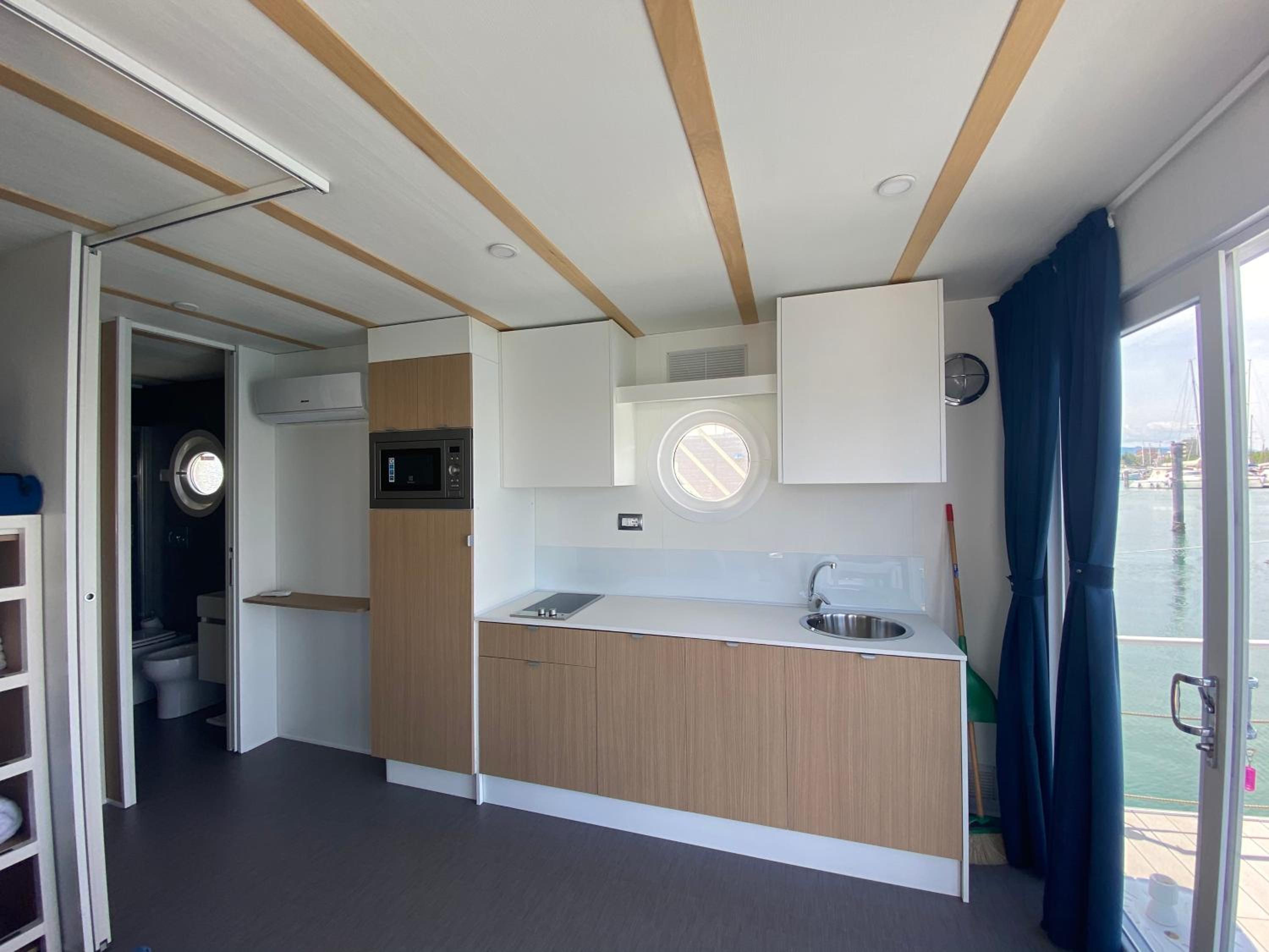 Marina Blu Floating Resort Rimini 4/27