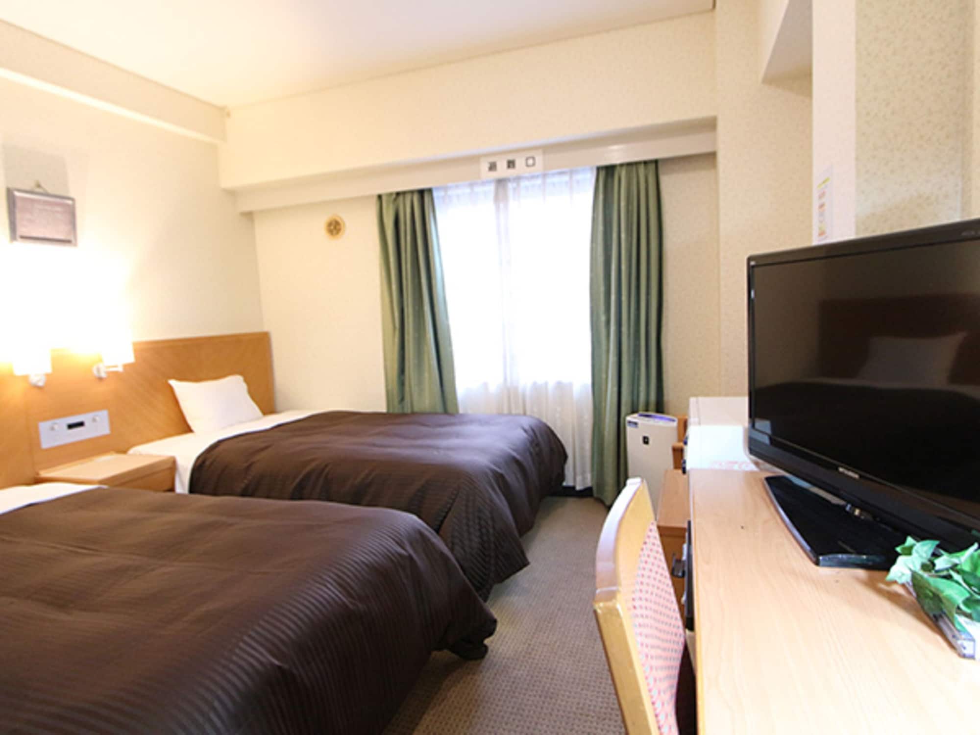 ROOM, TWIN BEDS, SMOKING