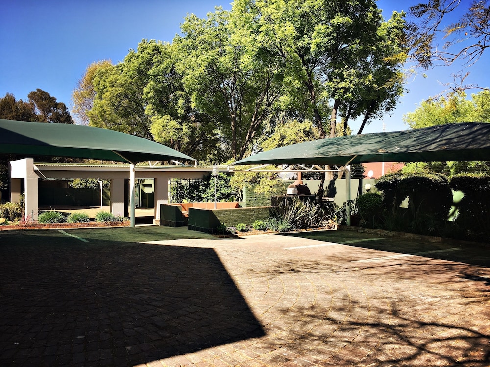 Dunvegan Execu Lodge 22/24