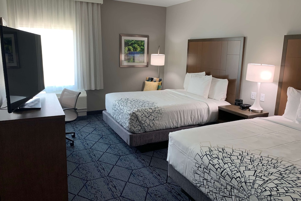 La Quinta Inn and Suites by Wyndham Round Rock East 15/43