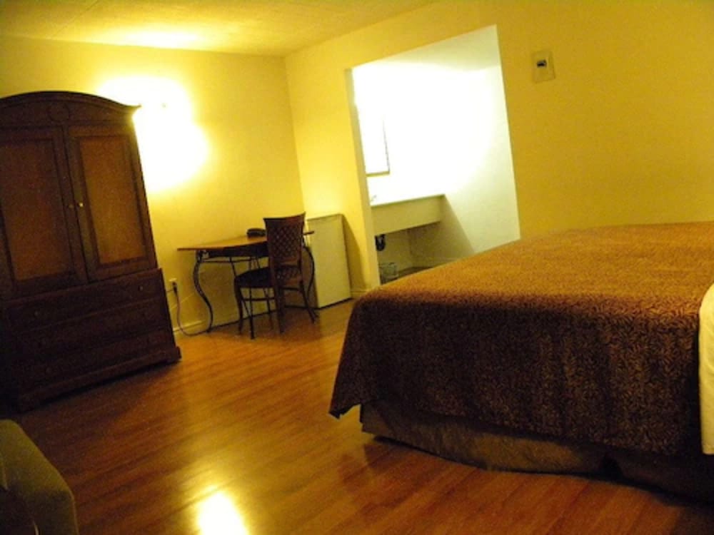 Fairway Inn by the Falls 31/44