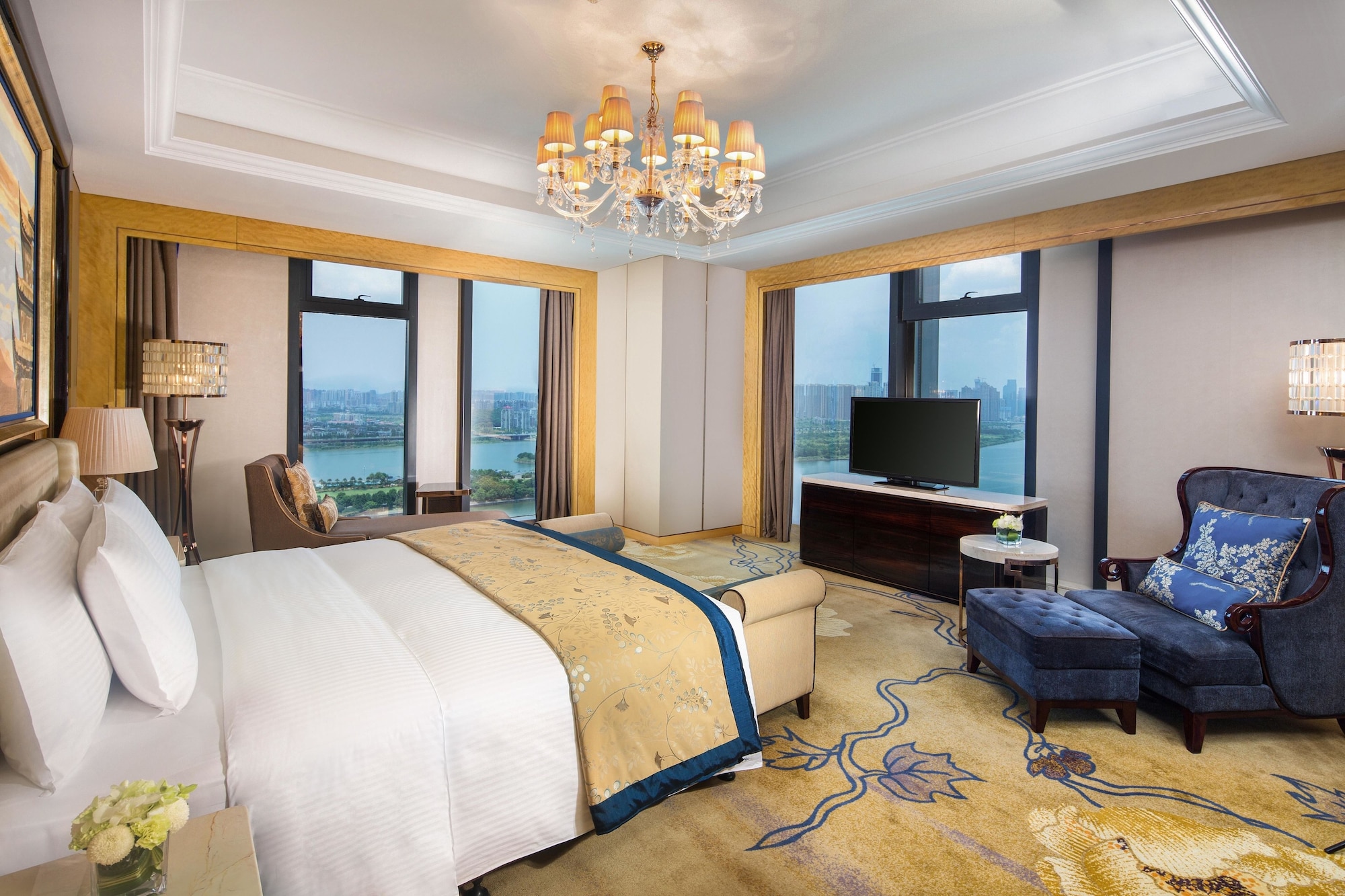 DELUXE, SUITE, RIVER VIEW