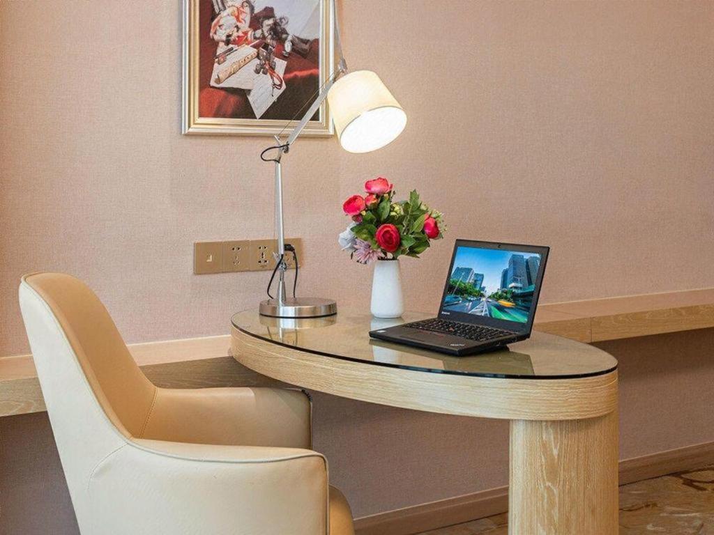 Venus International Hotel 38/58