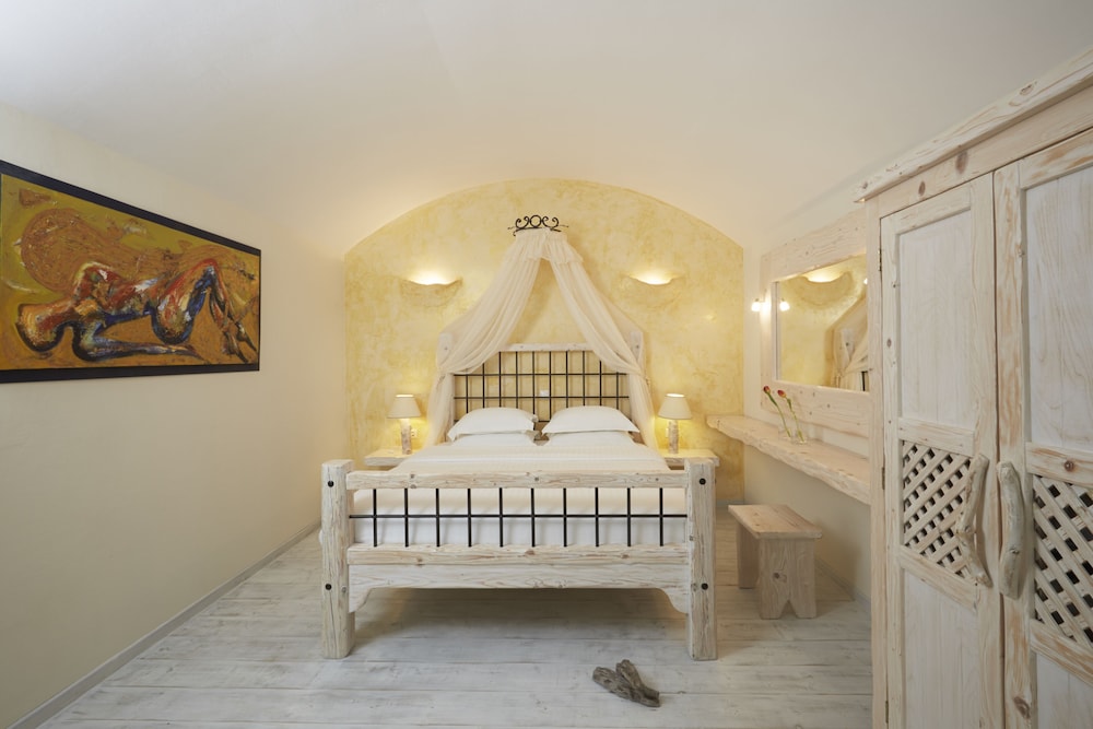 ATHERMI SUITES 24/74