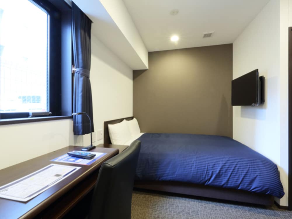 Hotel Livemax Mei-Eki 20/23