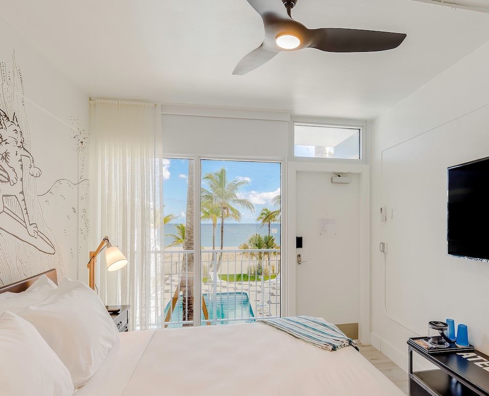 Plunge Beach Hotel 27/66