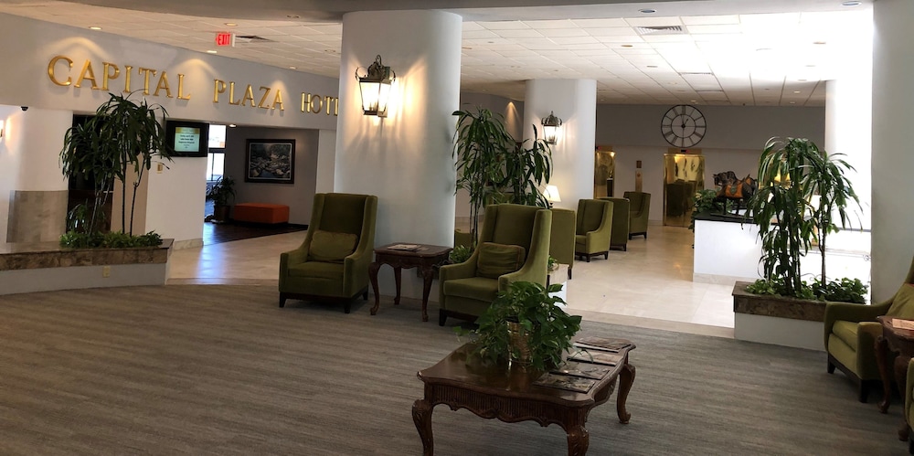 Capital Plaza Hotel 26/37