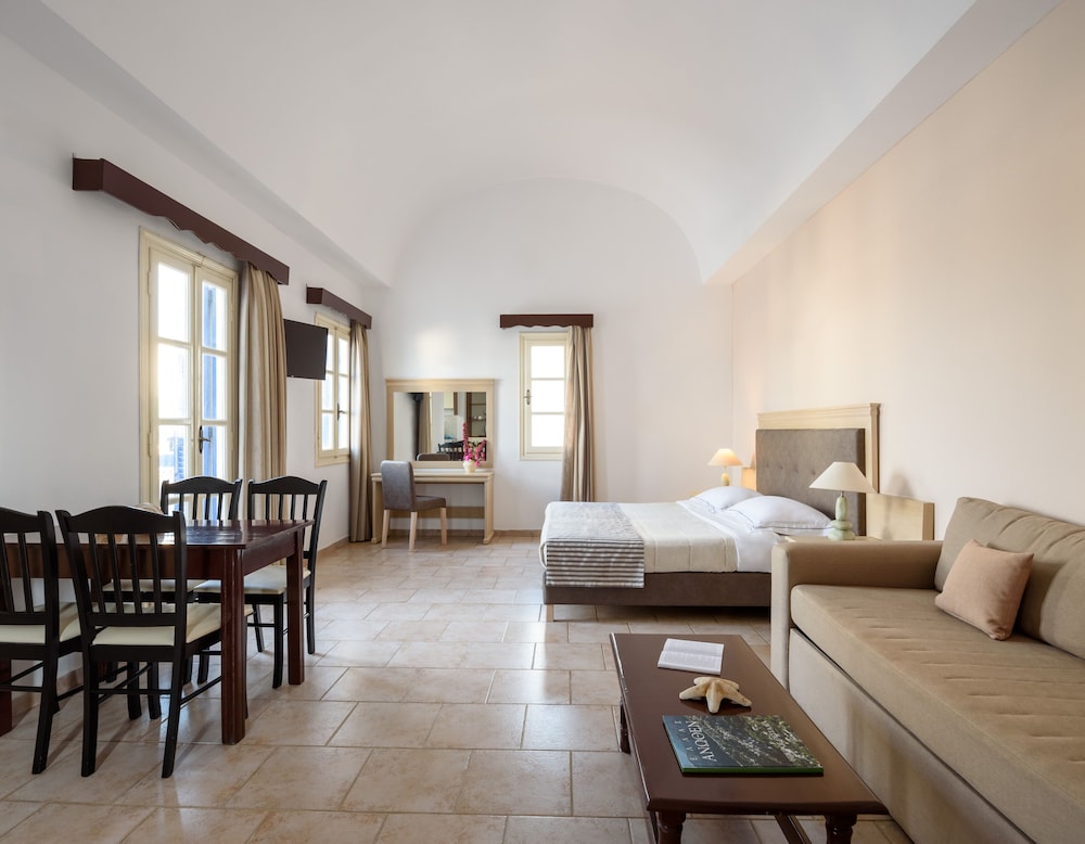 Scorpios Beach Hotel 54/63