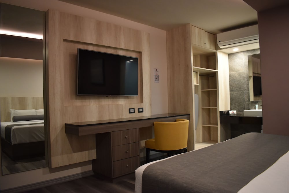 Hotel Frontiere 16/38