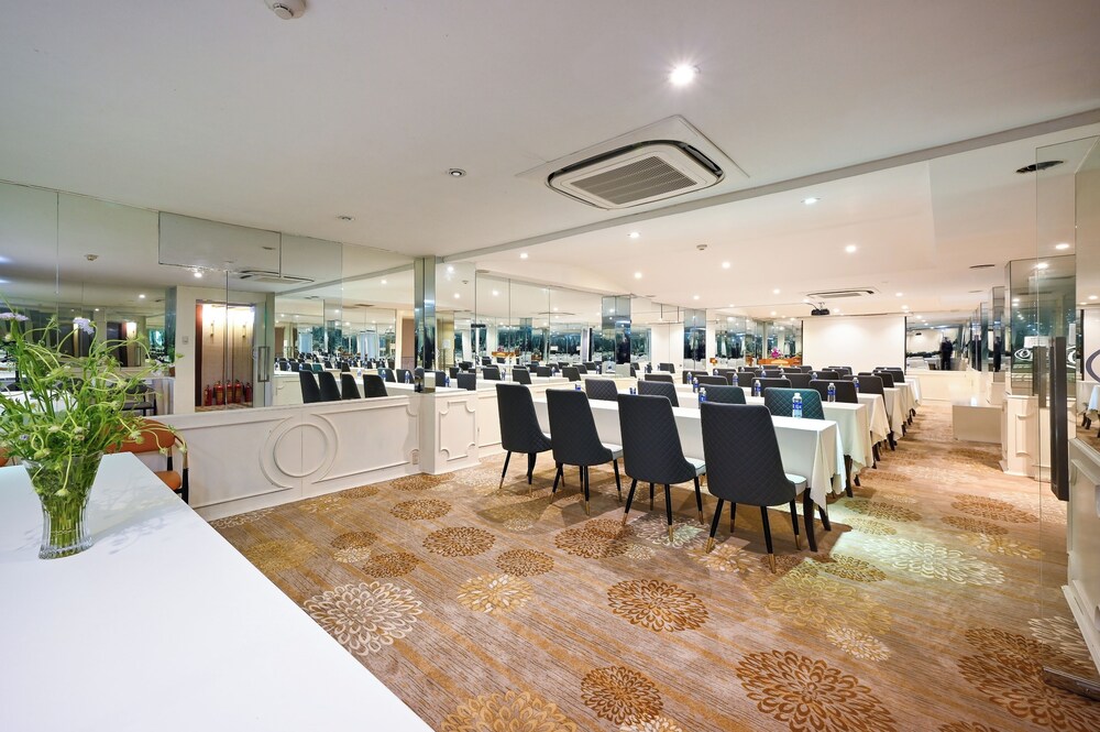 A&Em Hotels & Apartment 61/75