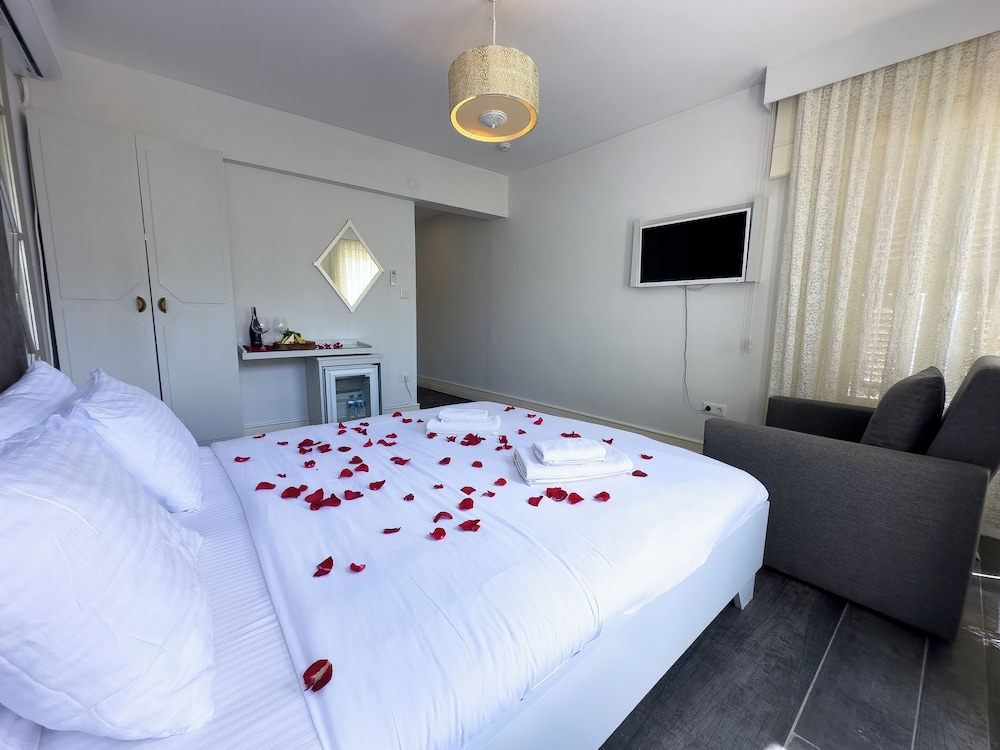 Buyukada Port Hotel 6/50