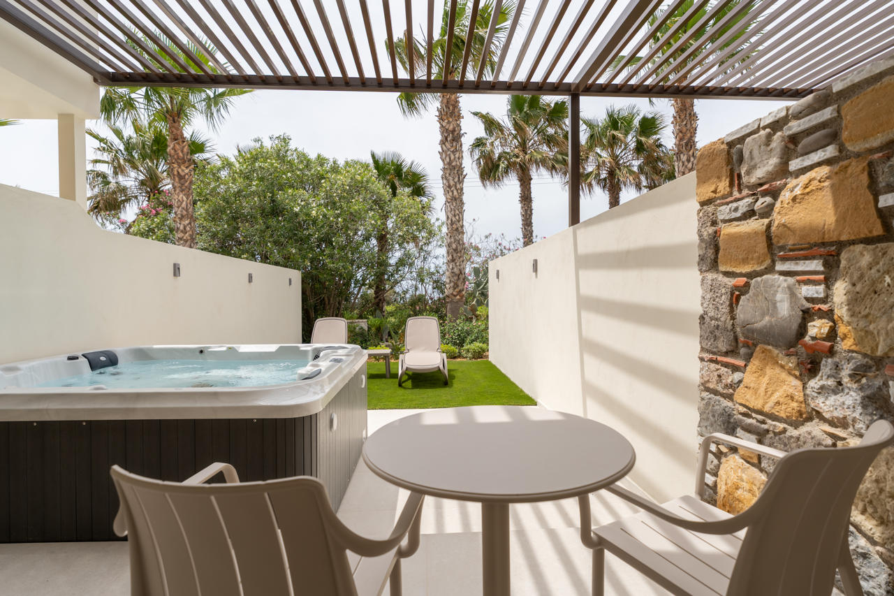 Kouros Palace Active Lifestyle Hotel 107/157