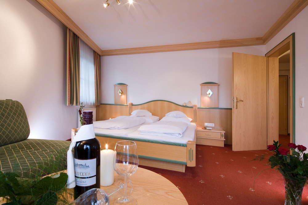 Hotel Obermair Fieberbrunn 12/33