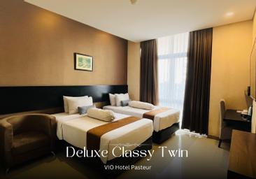 Classy, Deluxe