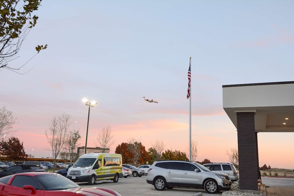 Home2 Suites By Hilton Irving / Dfw Airport North 38/63