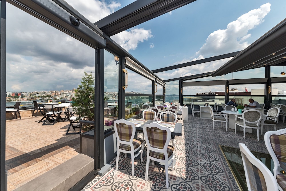 Alpek Hotel 56/67