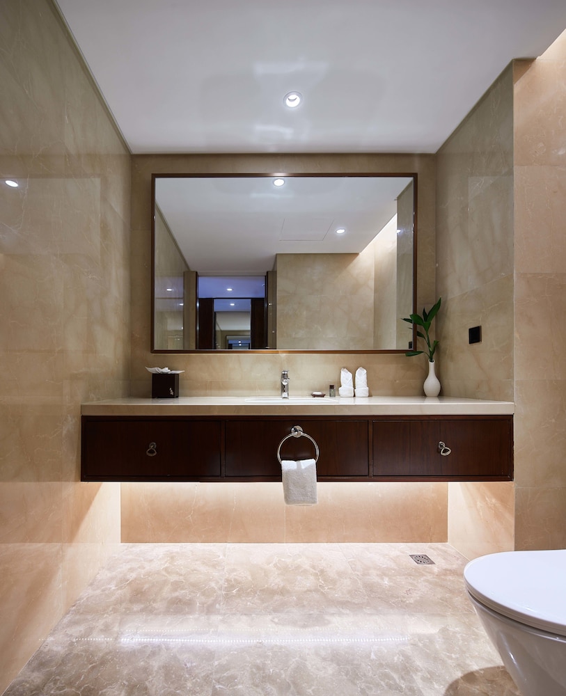 Fu Rong Ge Hotel 48/50