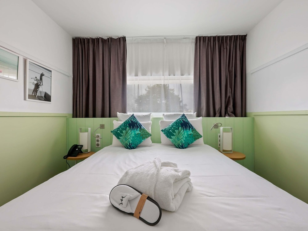 SUPERIOR, DOUBLE BED
