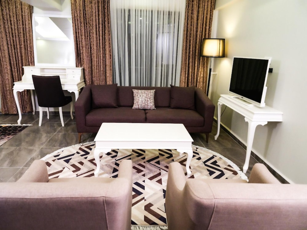 Marine View Hotel 22/25