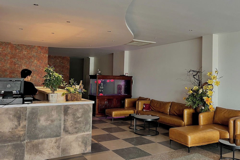 Paloma Hotel 6/51