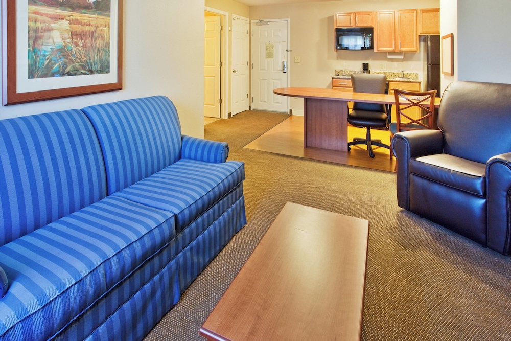 Candlewood Suites Columbus Fort Benning 47/75