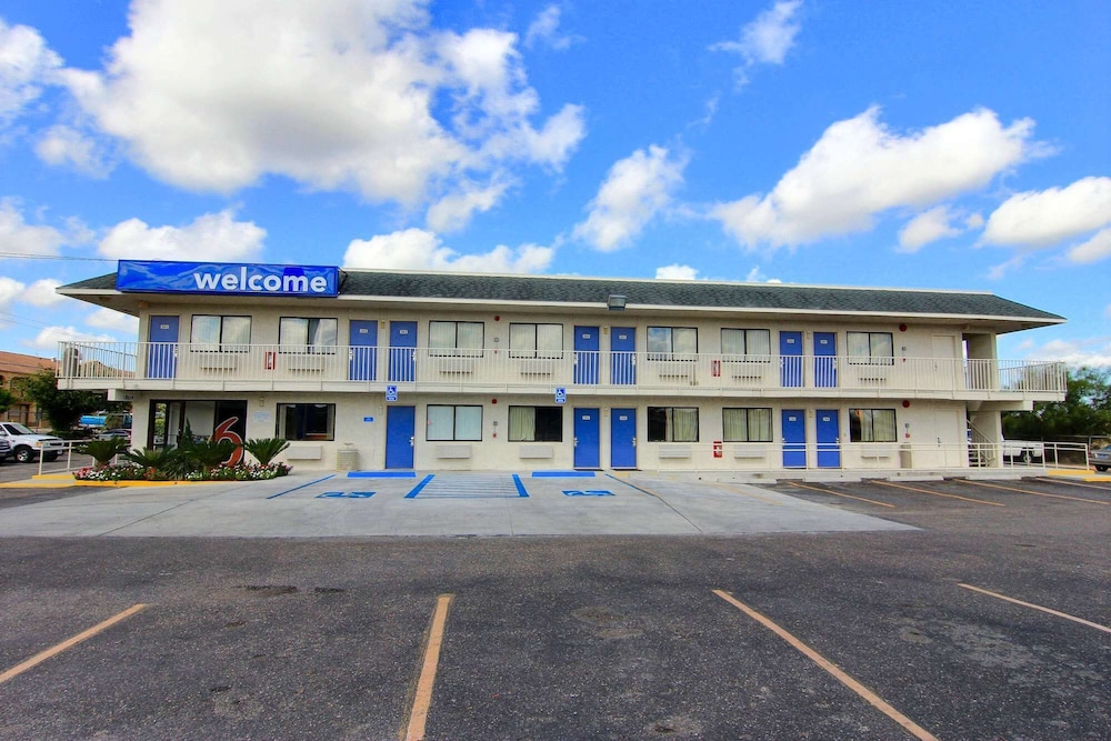 Motel6 Kingsville, TX 32/39