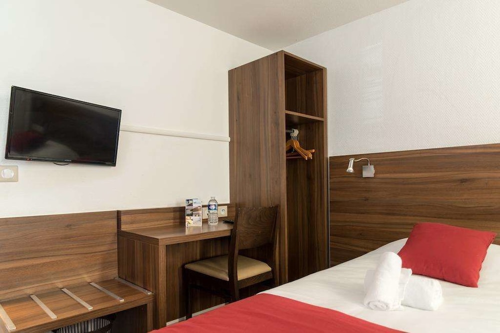 BRIT HOTEL PLAISANCE 28/61