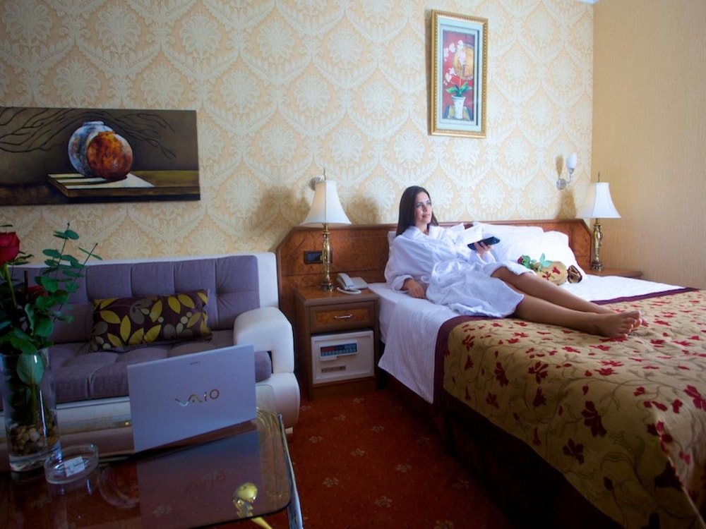 Grand Hilarium Hotel 13/68