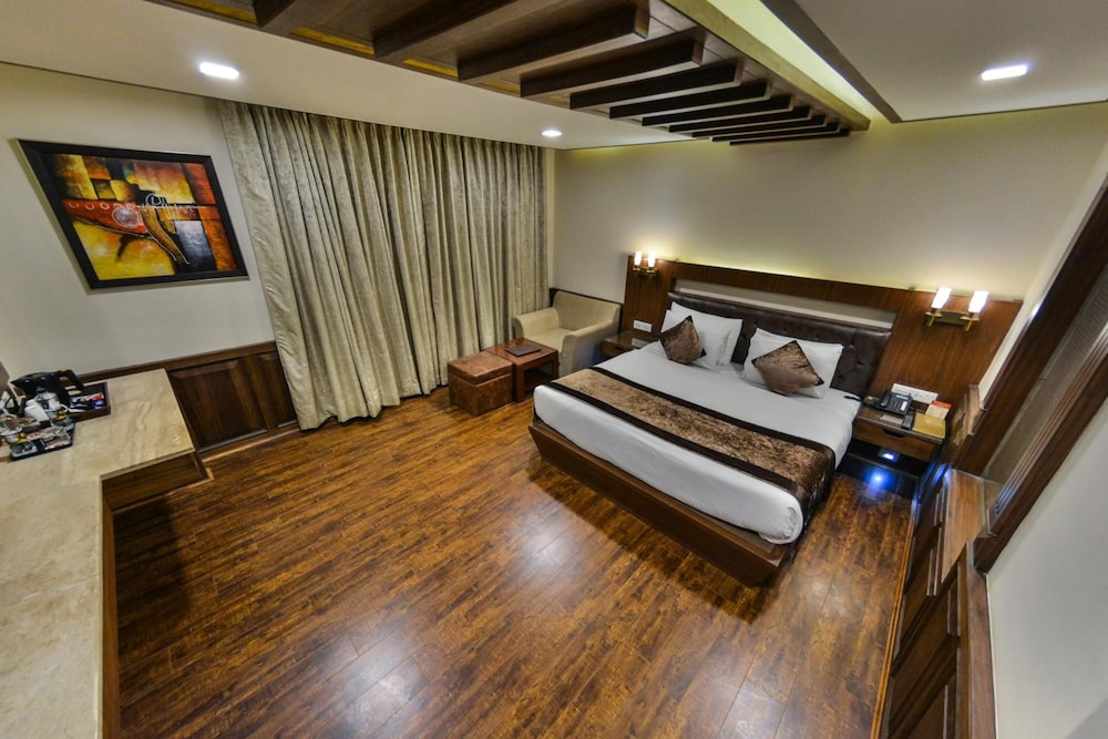 Clarks Inn Srinagar (Ex Hotel Spring Hills) 17/50