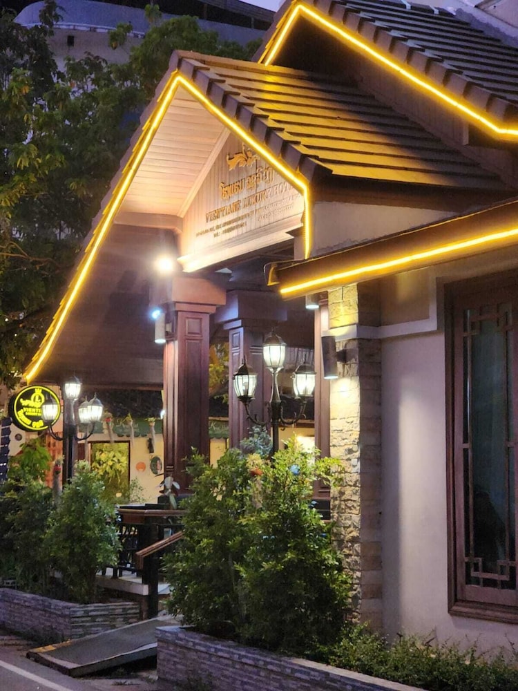 Vientiane Luxury Hotel 8/69