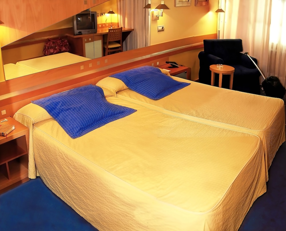 Hotel Torresport 11/48