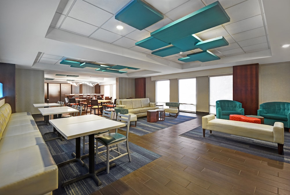 Holiday Inn Express and Suites Cincinnati Riverfront, an IHG Hotel 46/64