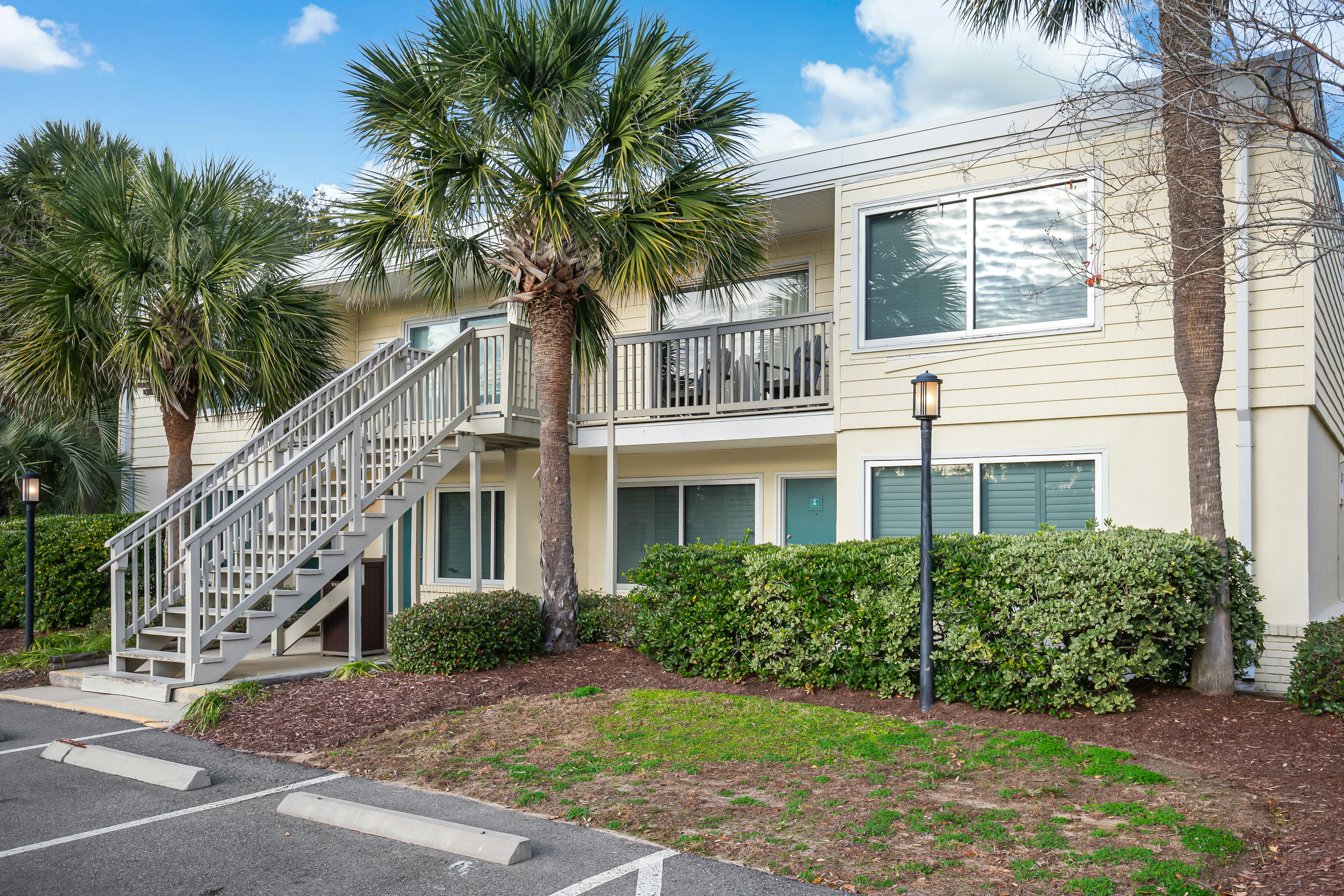 The Oceanfront Litchfield Inn 4/75