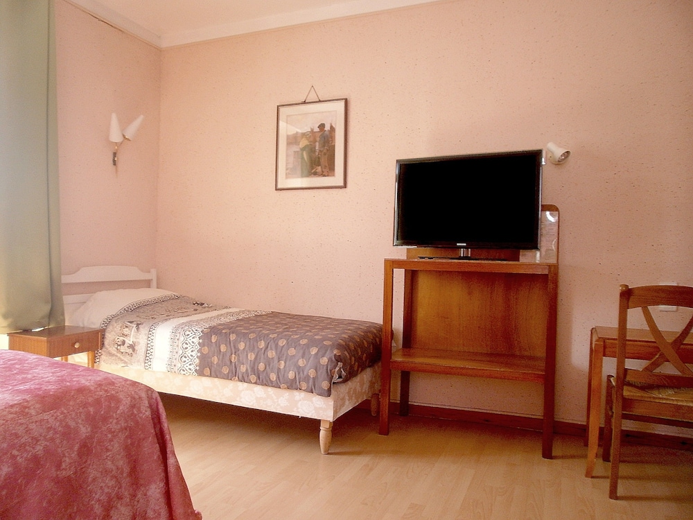 Hotel Modern 18/50