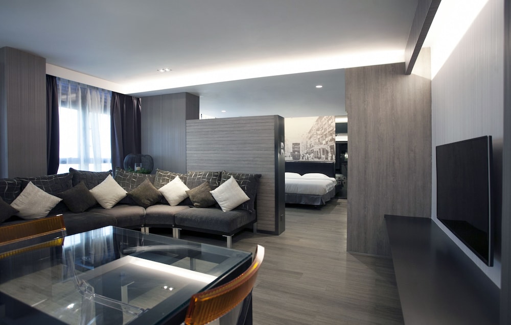 M1 HOTEL NORTH POINT 44/66