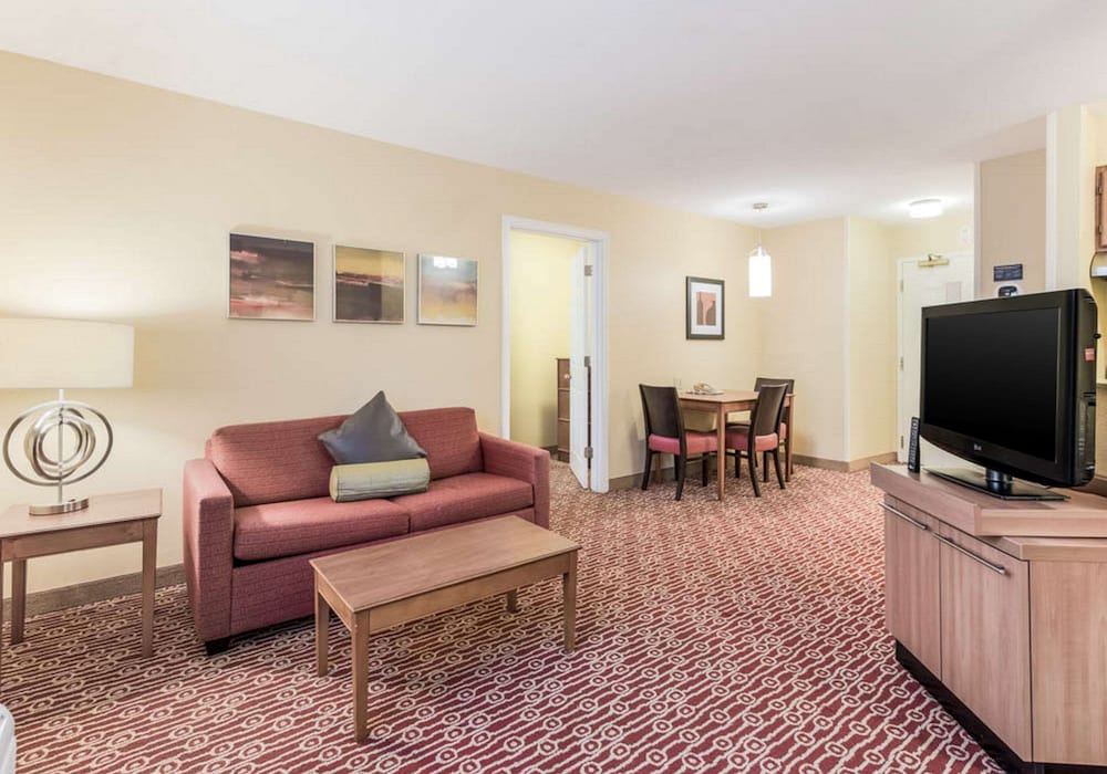 Suburban Studios Blue Ash Cincinnati 33/48