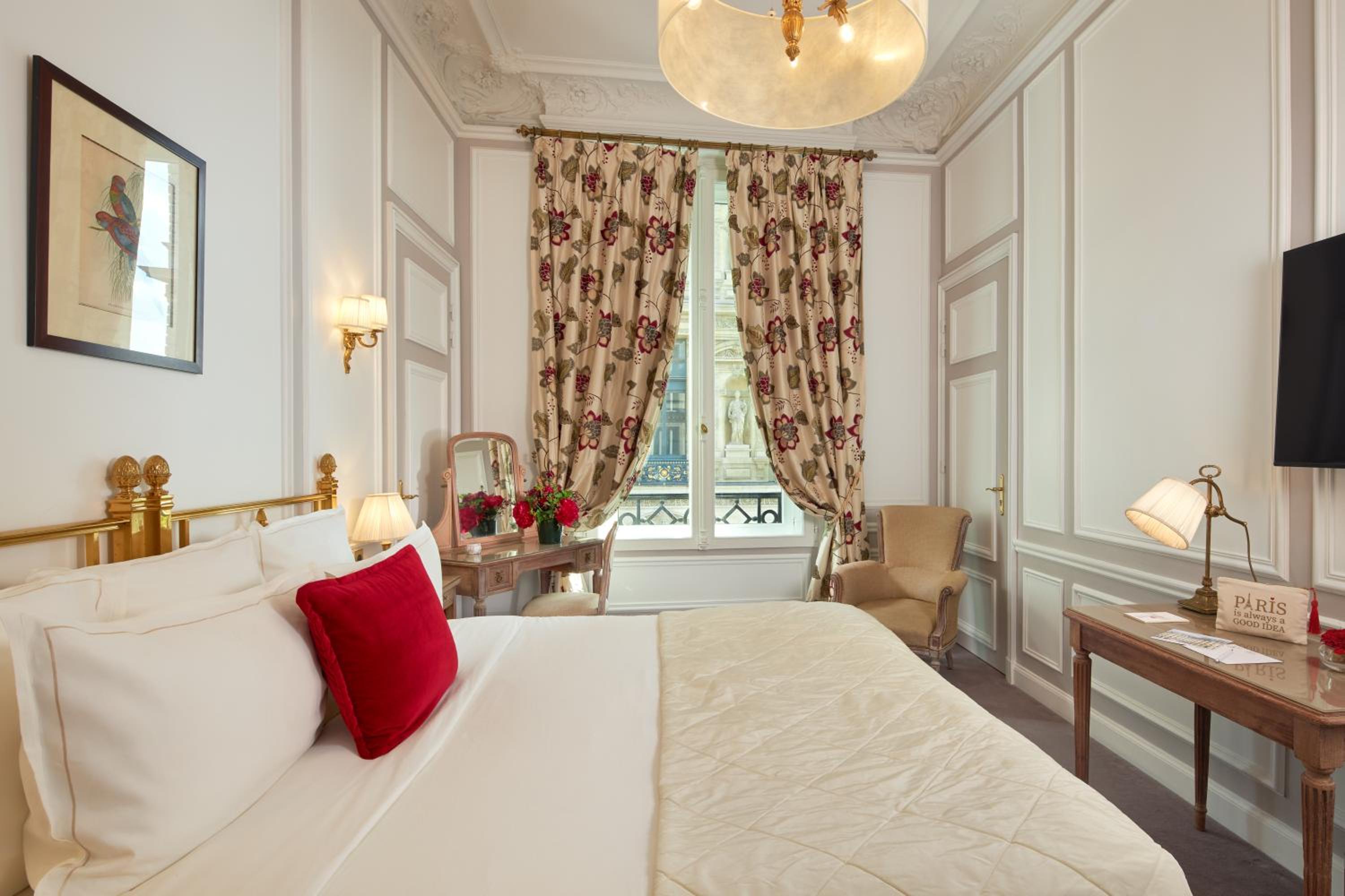 Prestige, Eiffel View