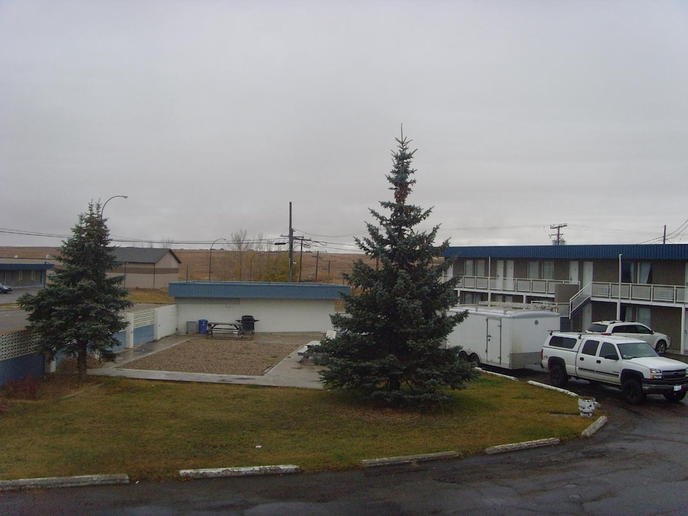 Swift Current Thriftlodge 9/61
