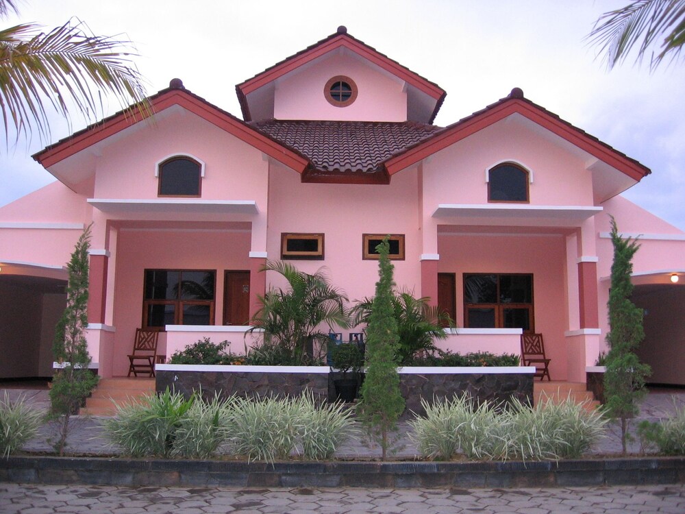 Atrium Resort & Hotel 3/27