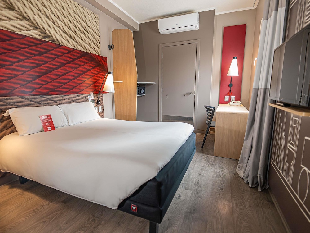 Ibis Iquique 12/45