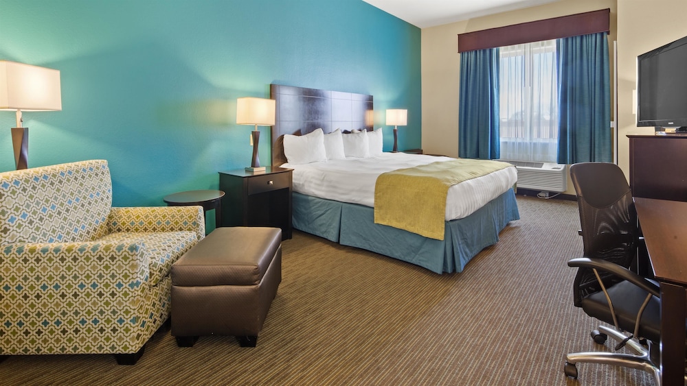 Best Western Lindsay Inn Suites 8/24