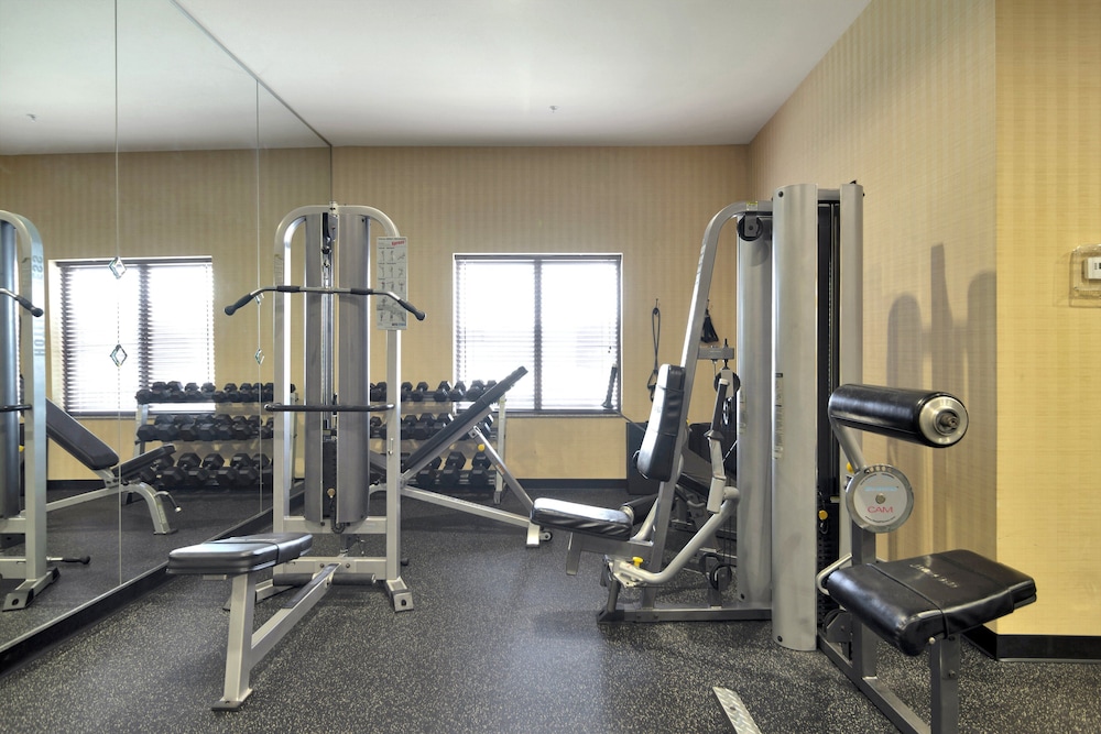 Holiday Inn Express Hotel And Suites Dfw West Hurst 34/74