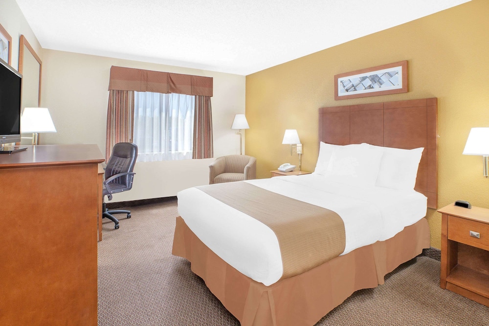 Baymont By Wyndham Port Huron 9/26