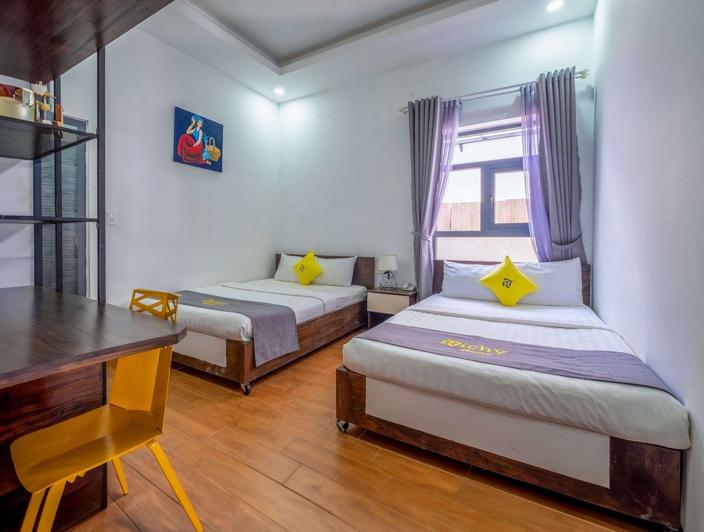 Richy Hotel 13/40