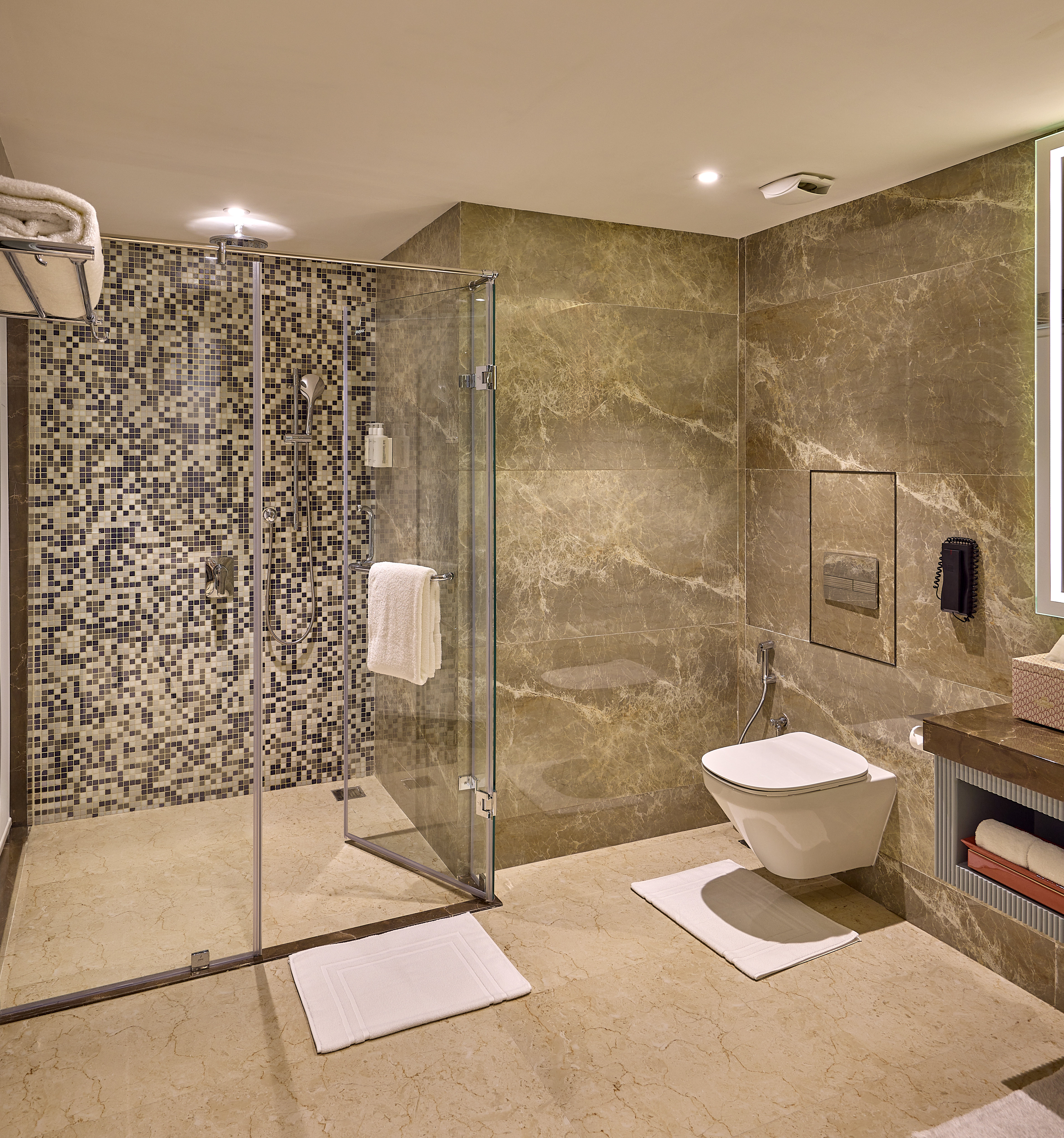 ICONIQA - The Lifestyle Hotel of Mumbai 45/47