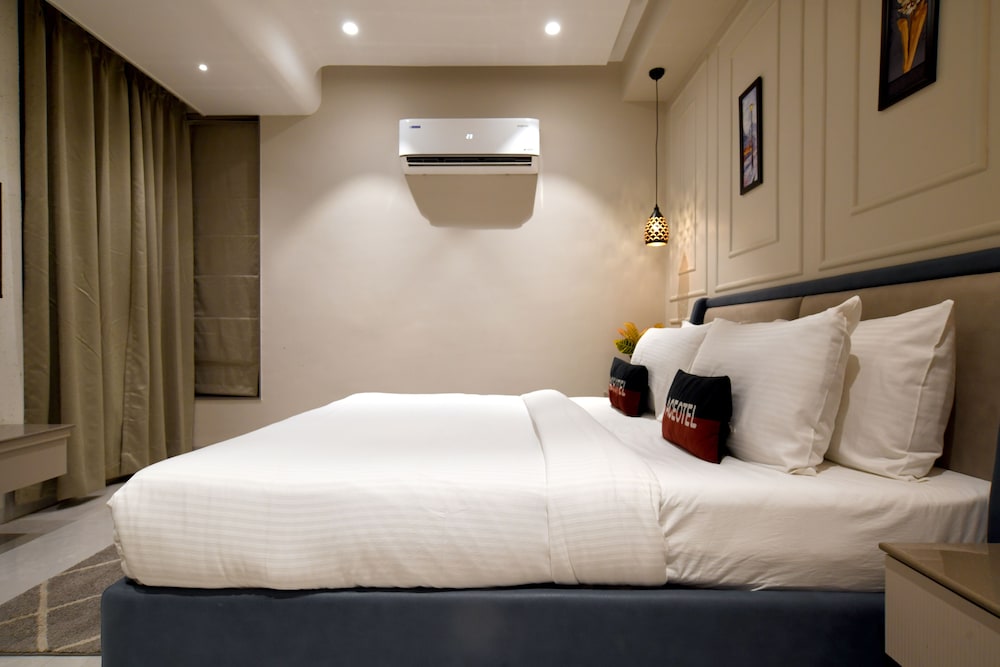 Aceotel Select Tulsi Vijay Nagar 16/44