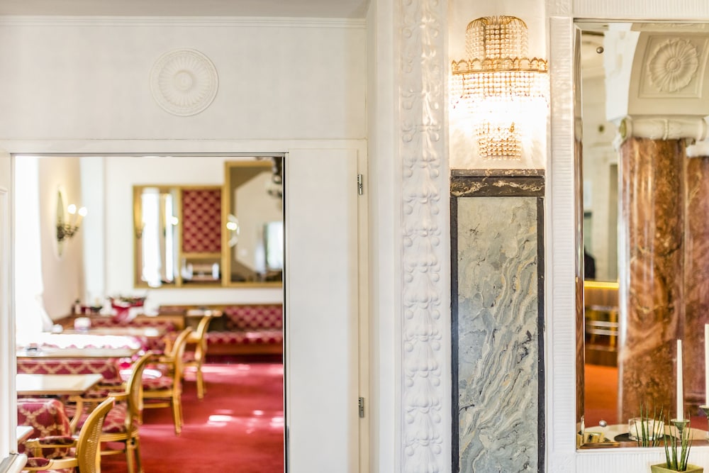 GRAND HOTEL BELLEVUE 8/50