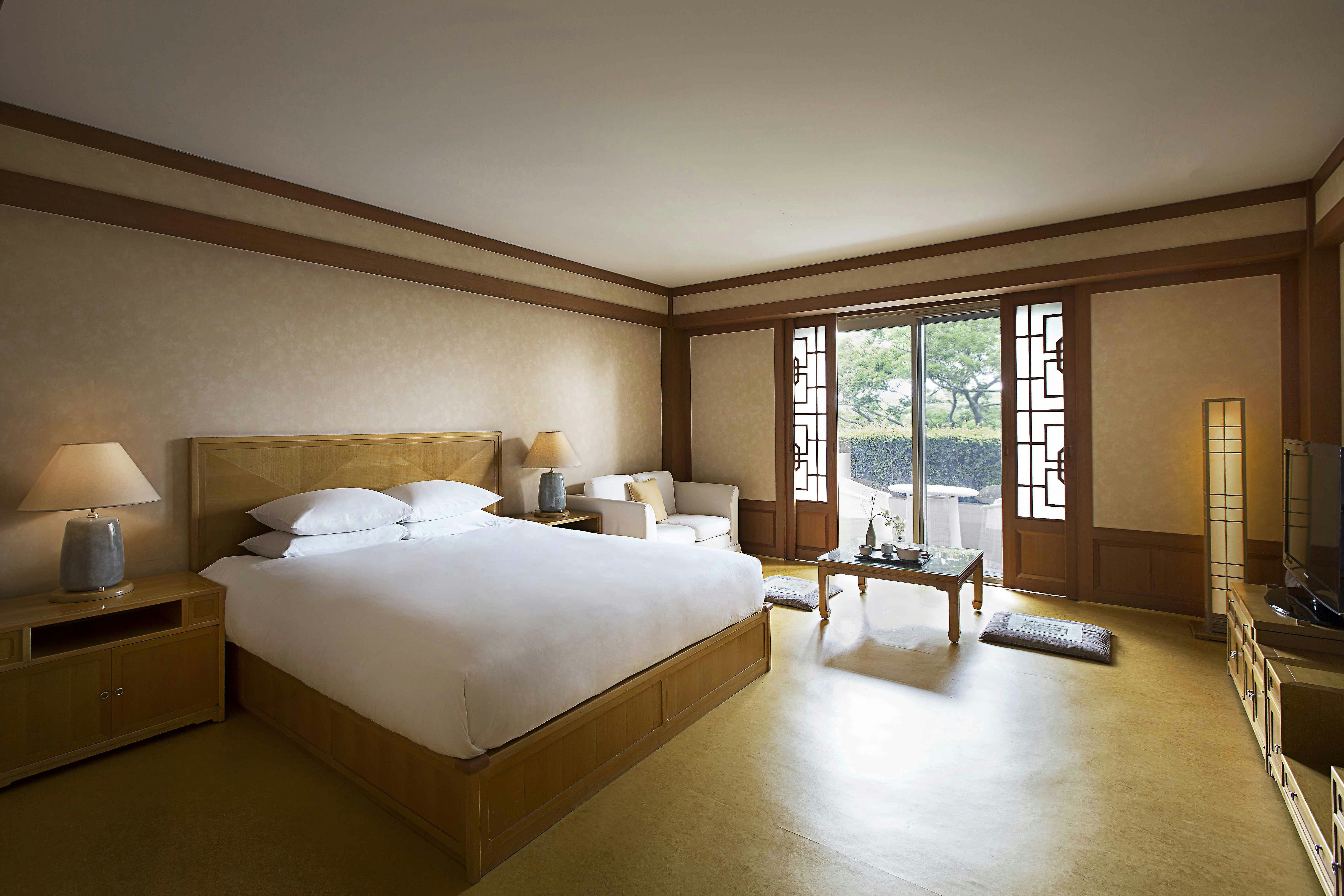 The Shilla Jeju 23/77