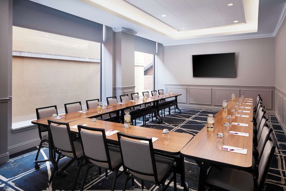 Hyatt Place Knoxville/Downtown 56/72