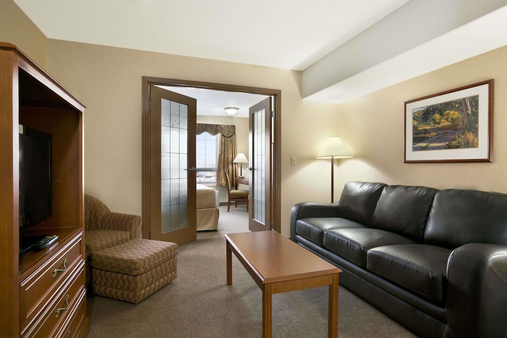 Super 8 by Wyndham High Level AB 16/24